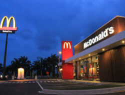 McDonald’s Alami Penurunan Penjualan Global Terburuk Sejak 2021
