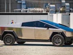 Uji Coba Fitur Full Self-Driving pada Cybertruck: Kinerja di Jalan Raya dan Medan Off-Road