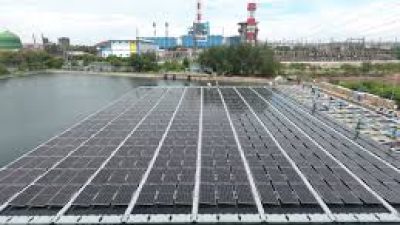 PLN Luncurkan Proyek PLTS Terapung dan Dukung Penggunaan PLTS Atap