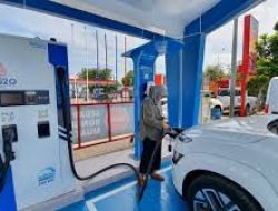 Adira Finance Resmikan SPKLU di Masjid Istiqlal: Dukungan untuk Energi Terbarukan