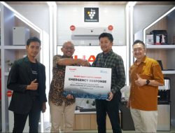 Sharp Indonesia Beri Bantuan Pengungsi Erupsi Gunung Lewotobi di NTT