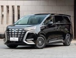Harga Mobil Listrik BYD 2025: Stabil, Dengan Model Premium Terbaru Denza D9