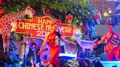 Rayakan Tahun Baru Cina Shio Ular Kayu tahun 2025 di Royal Safari Garden