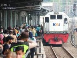 KAI Siapkan 4,5 Juta Kursi untuk Angkutan Lebaran 2025, Tiket Ludes Terjual!