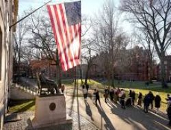 Trump Bekukan Dana Rp35 Triliun untuk Harvard, Tuding Kampus Elit Langgar Nilai Amerika
