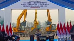 Prabowo Resmikan Groundbreaking Pabrik Baterai Listrik Terintegrasi di Karawang, UMK Capai Rp 5,59 Juta